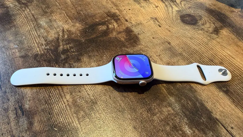The Apple Watch 11 I wear everyday just dropped 25% in record flash deal
